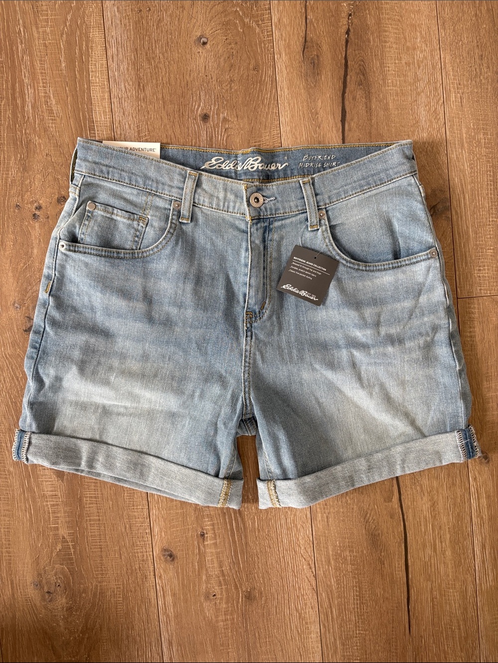 NWT Women’s Eddie Bauer Boyfriend Denim Shorts